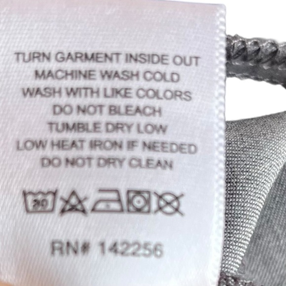 FIGS Grey V Neck Scrub Top Size M Technical Collection Casma - Picture 8 of 9